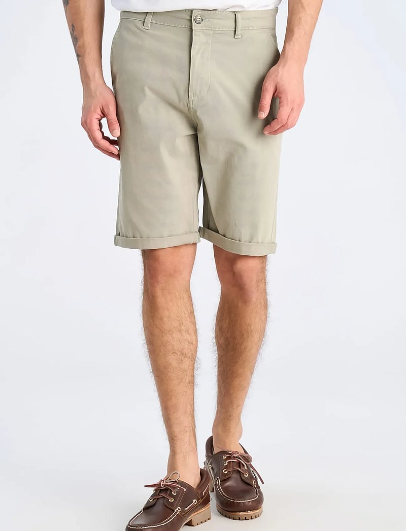 Lindbergh - Superflex chino shorts - chinos shorts - soft green - 3