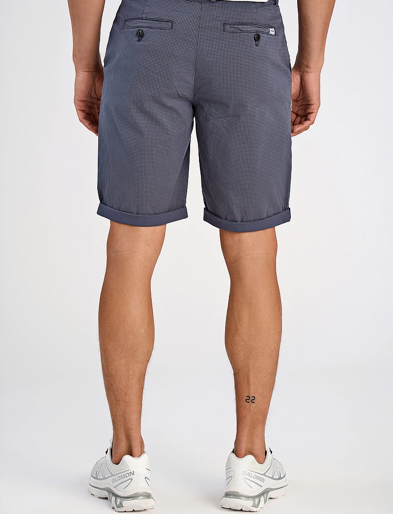 Lindbergh - Superflex AOP chino shorts - chino lühikesed püksid - ink blue - 3