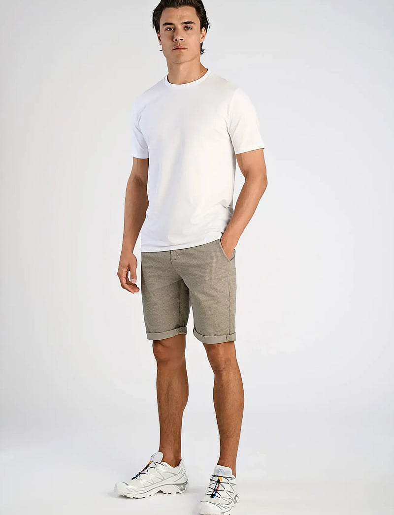 Lindbergh - Superflex AOP chino shorts - chinos shorts - stone - 0