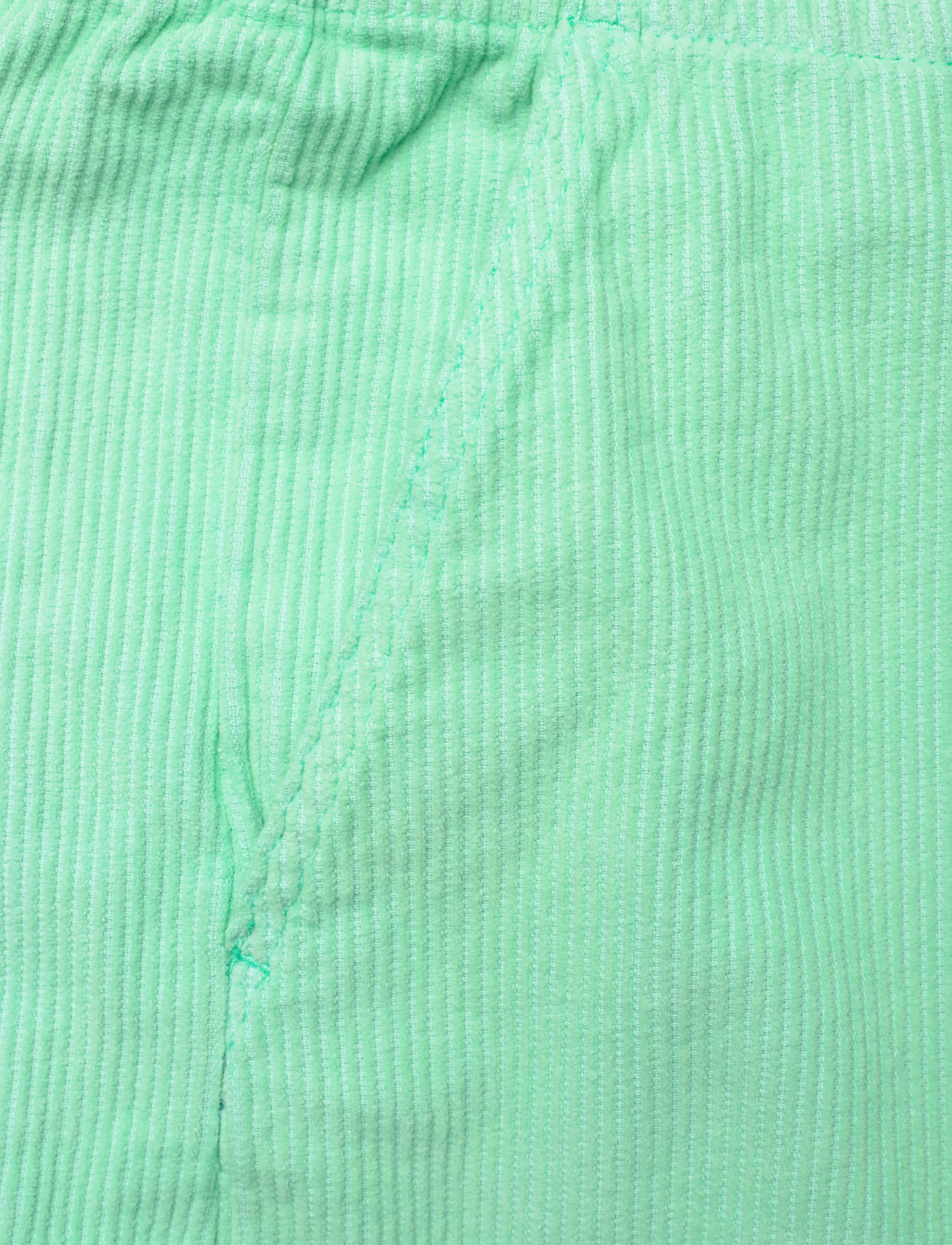 Lindbergh - Corduroy shorts - lühikesed vabaajapüksid - bright green - 2