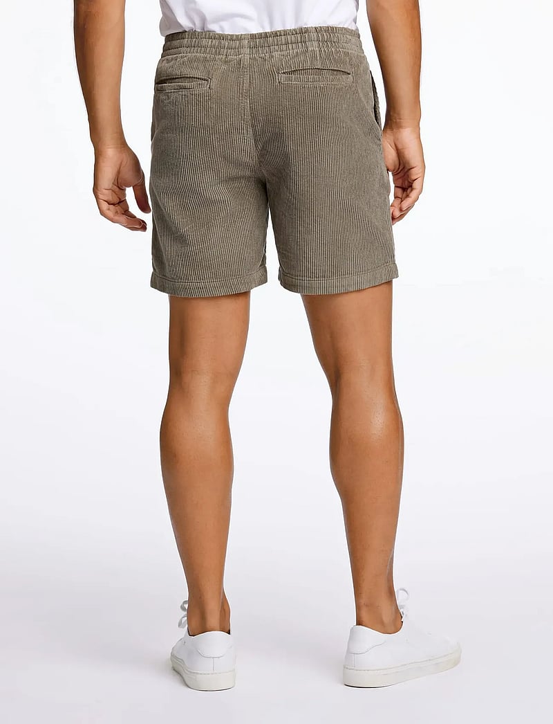Lindbergh - Corduroy shorts - casual shorts - lt army - 4