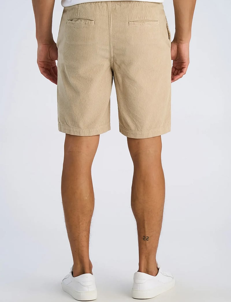 Lindbergh - Corduroy shorts - casual shorts - stone - 4