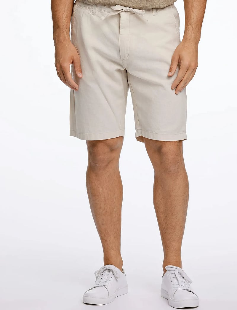 Lindbergh - Linen shorts - hørshorts - lt sand - 3