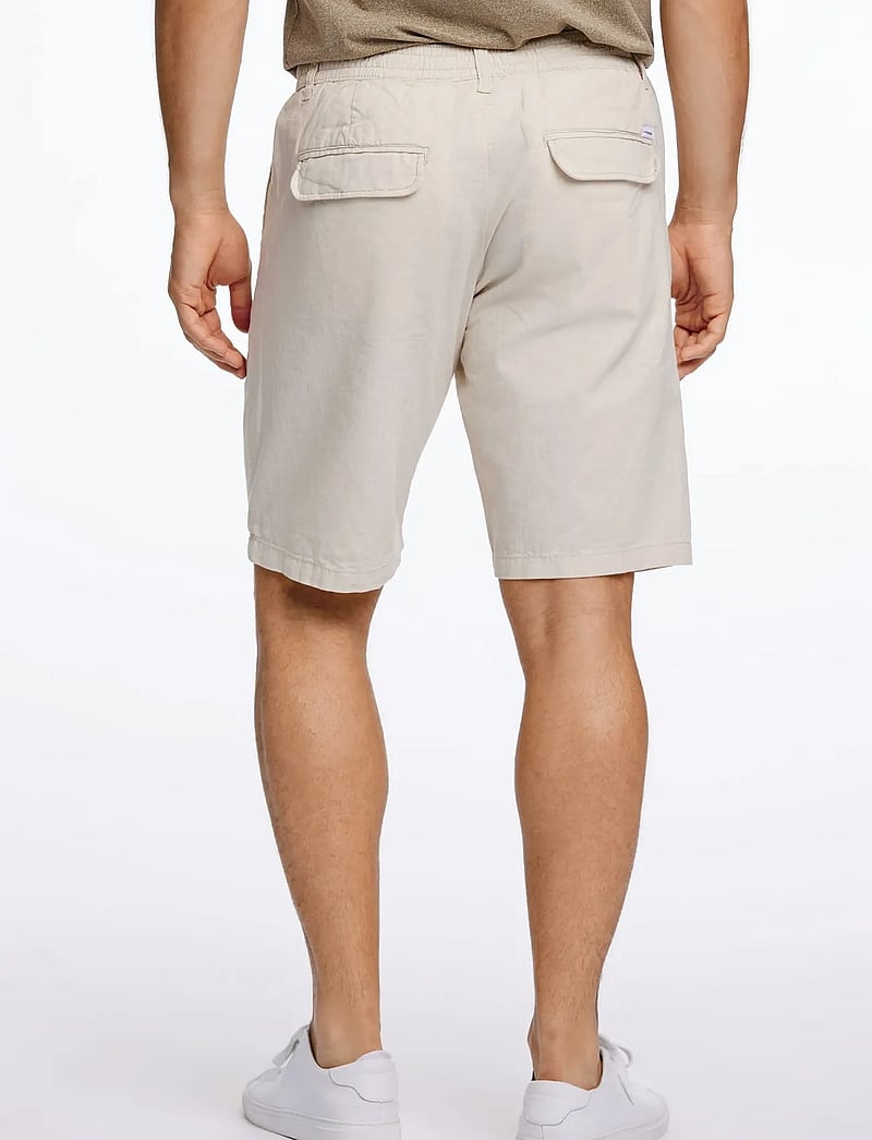Lindbergh - Linen shorts - hørshorts - lt sand - 4