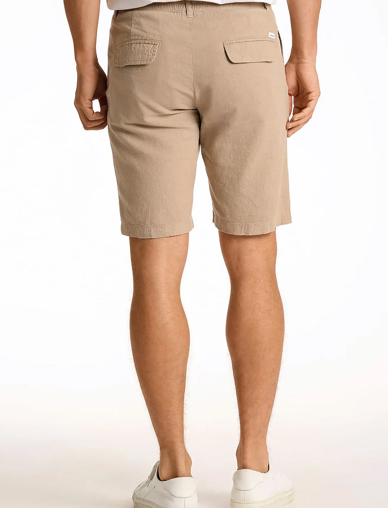 Lindbergh - Linen shorts - linen shorts - sand - 4
