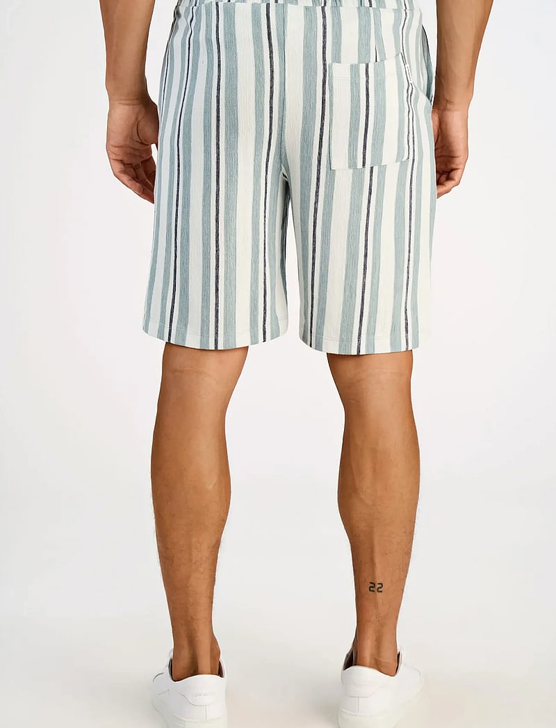 Lindbergh - Striped terry shorts with elastic w - casual shorts - aqua - 4