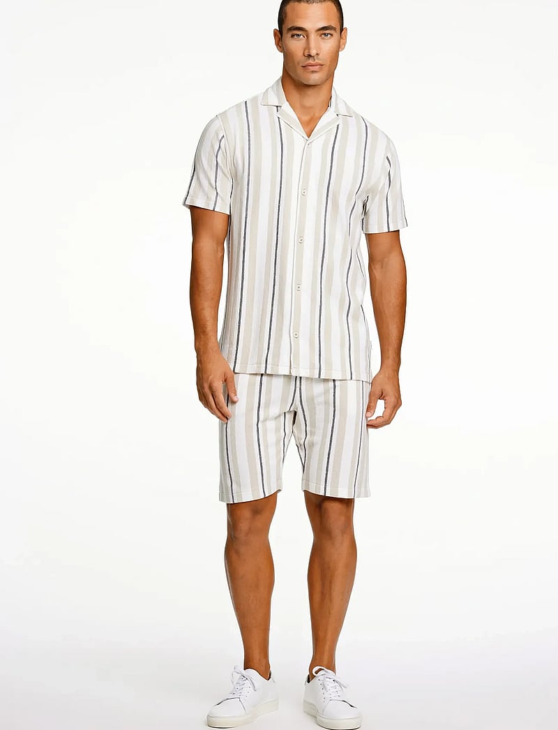 Lindbergh - Striped terry shorts with elastic w - casual shorts - stone - 0