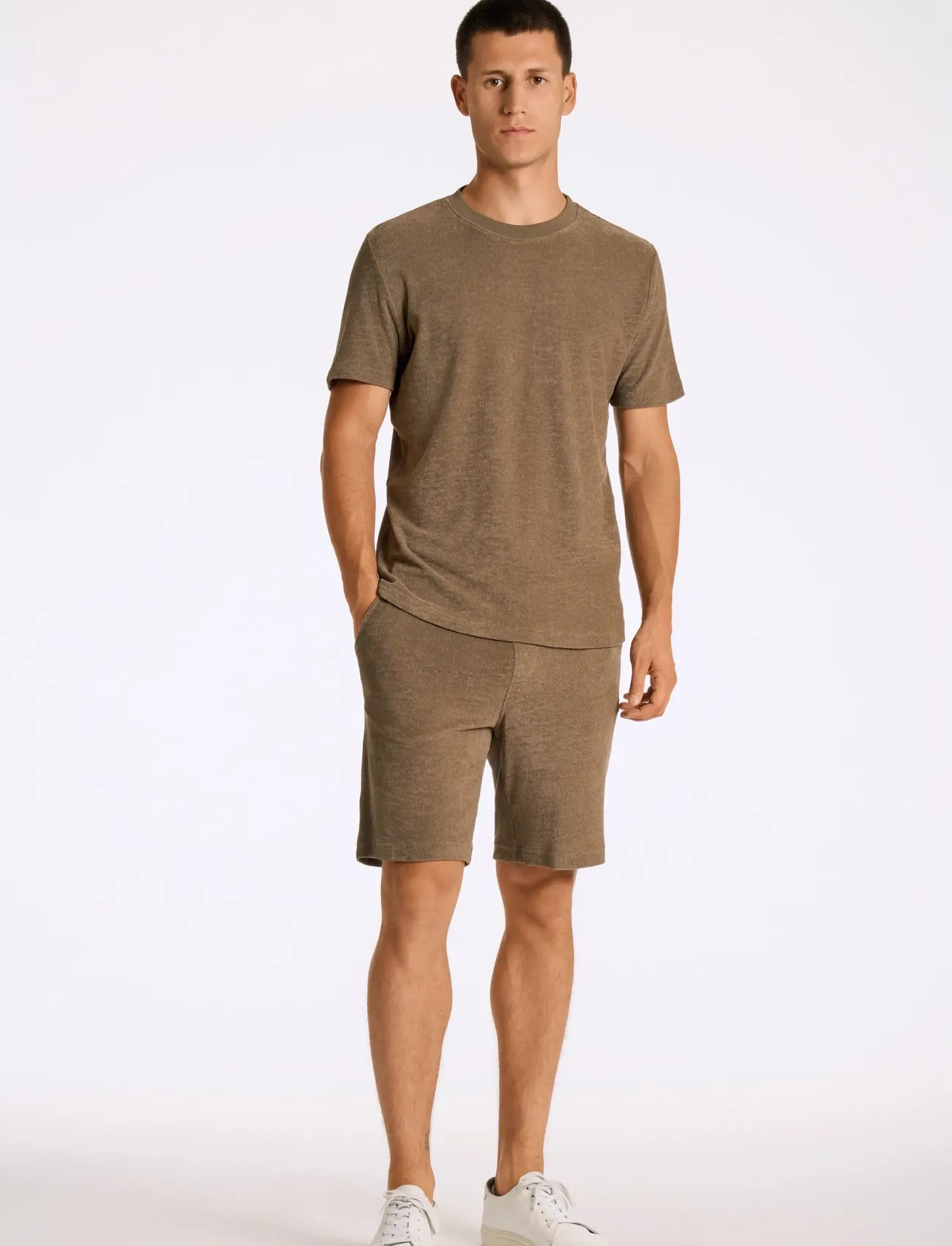 Lindbergh Towel shorts with elastic waist - Casual shorts - DK STONE / brown