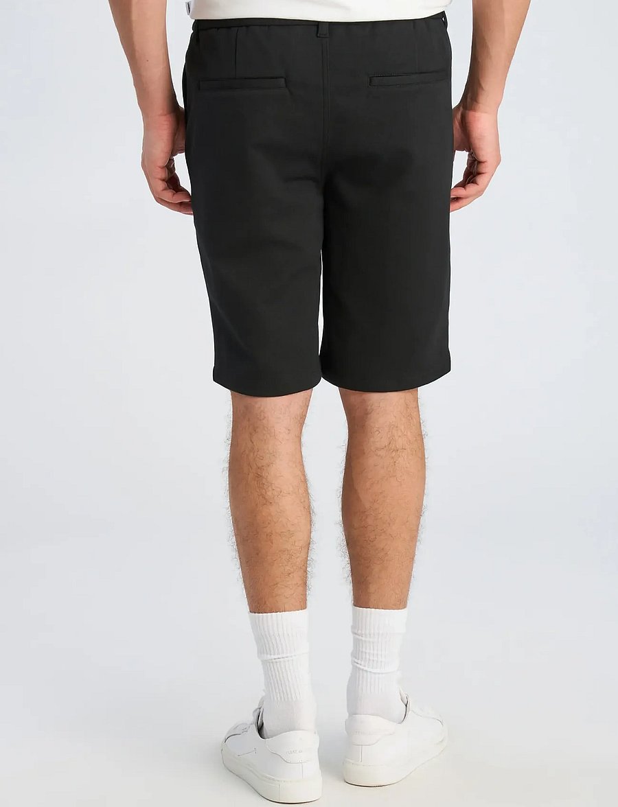 Lindbergh - Superflex elastic waist shorts - lühikesed dressipüksid - black - 4