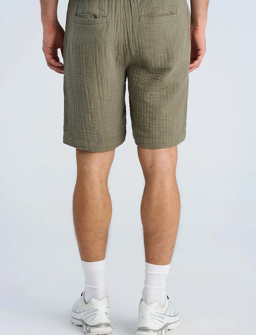 Lindbergh - Cotton muslin shorts - casual shorts - dk khaki - 4