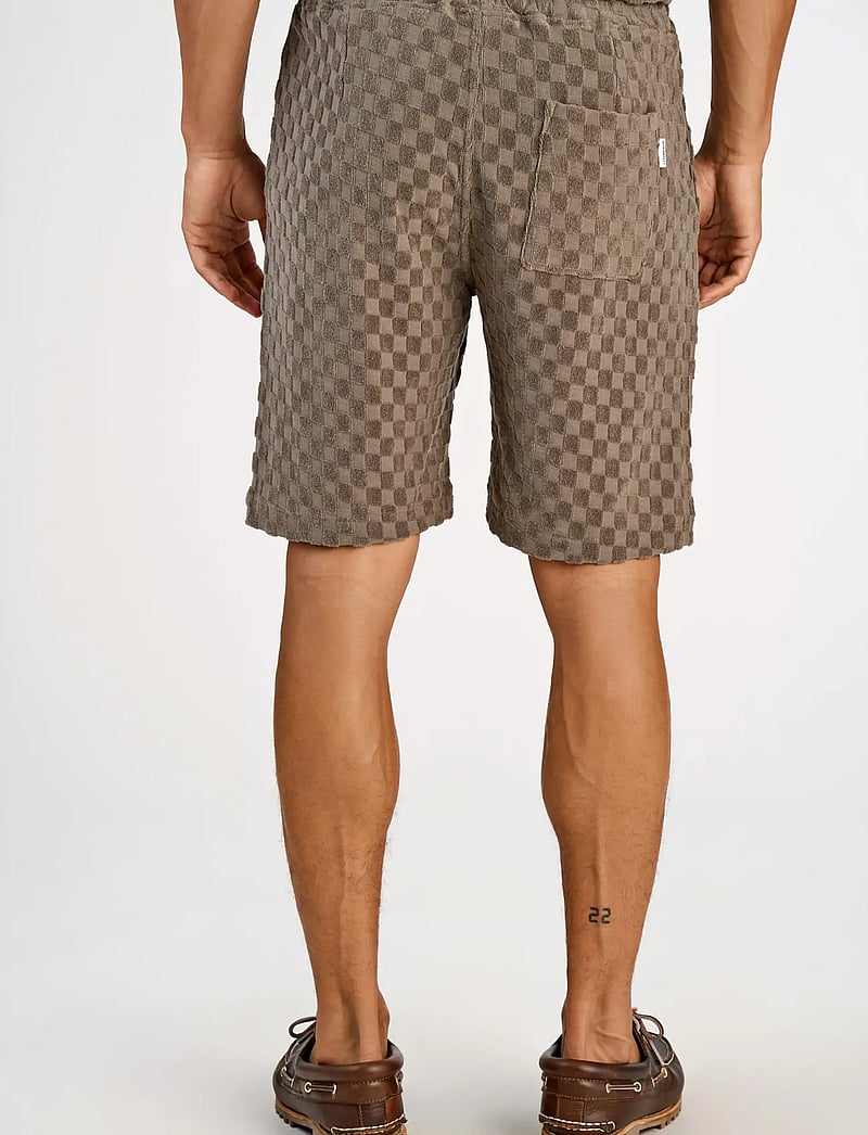 Lindbergh - Jacquard checkered towel shorts - sweatshorts - dk stone - 4