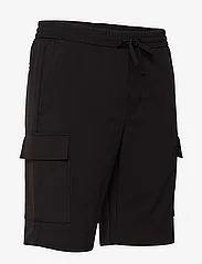Lindbergh - Relaxed suit cargo shorts - män - black - 2