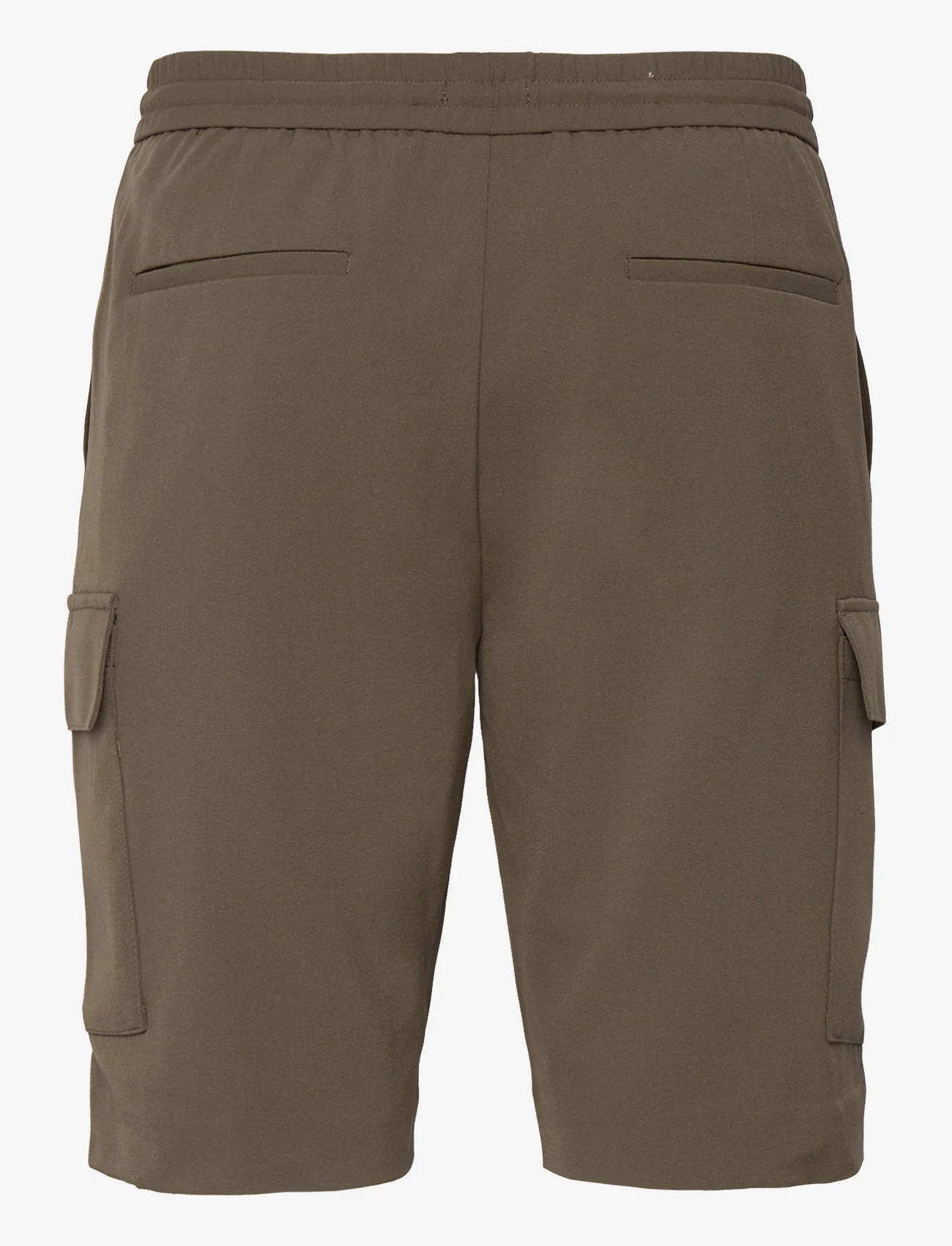 Lindbergh - Relaxed suit cargo shorts - män - olive - 1