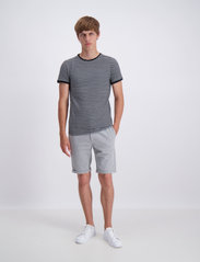 Lindbergh - Pleated shorts - casual shorts - lt grey mix - 2