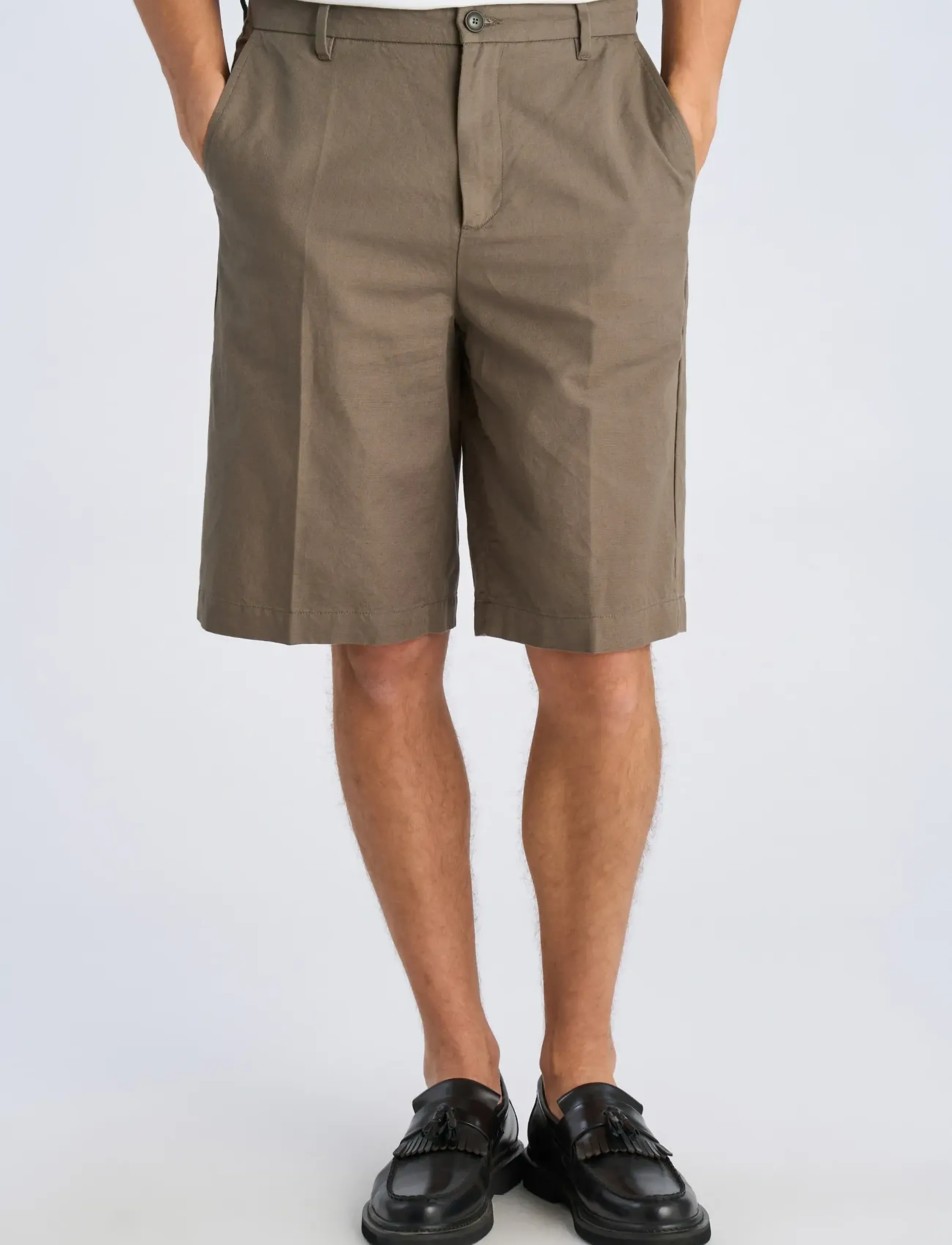 Lindbergh - Linen blend loose shorts - linased lühikesed püksid - dk olive - 3
