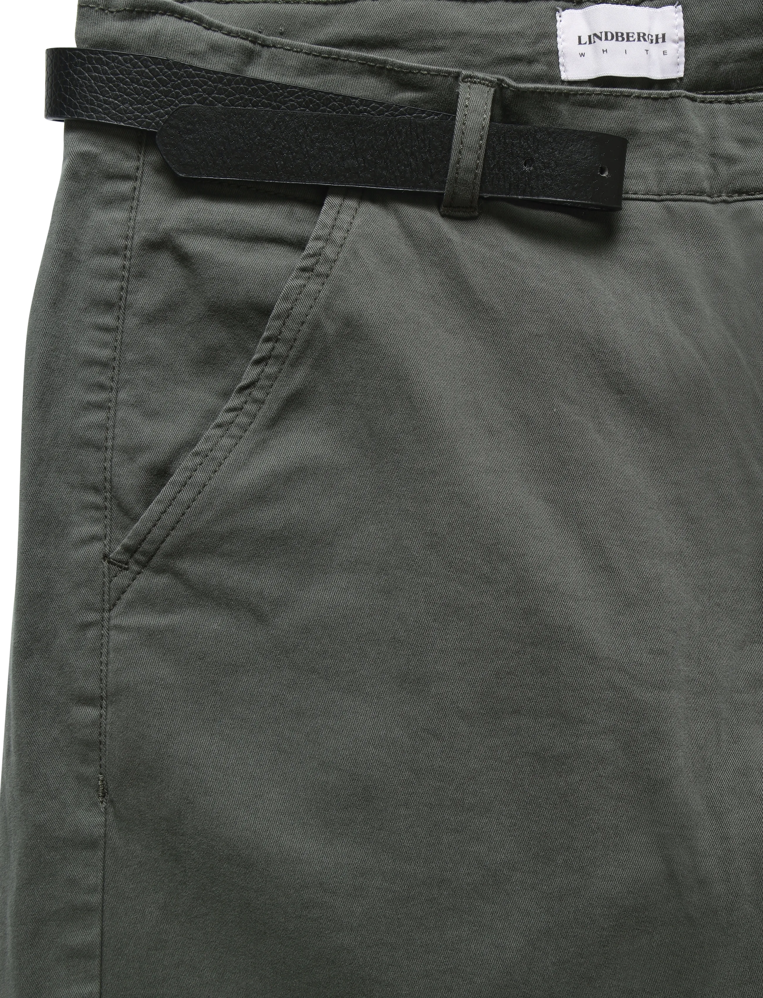 Lindbergh - Classic chino shorts w?. belt - Slim fit - chinos shorts - dk army - 4
