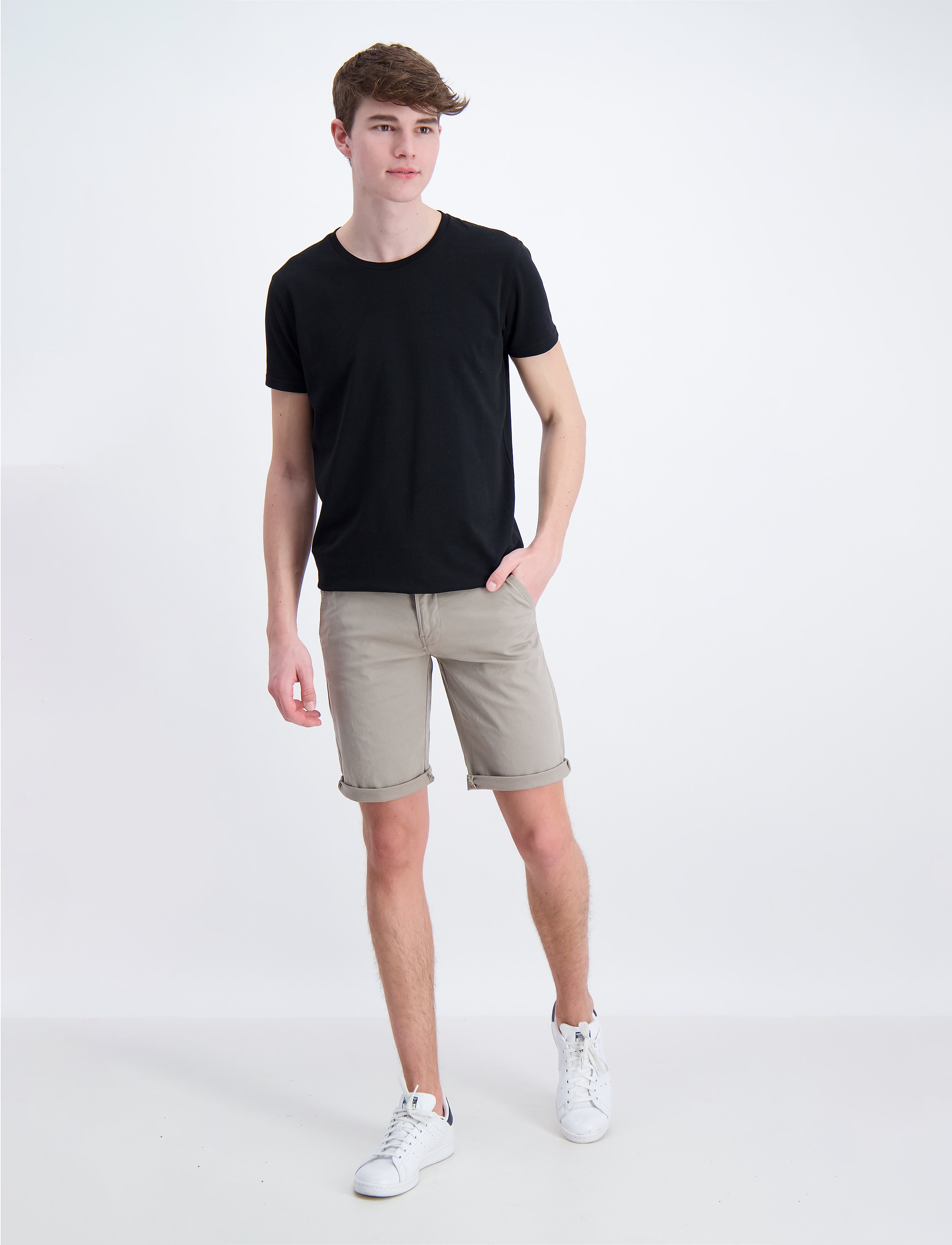 Lindbergh - Classic chino shorts w?. belt - dk sand - 0