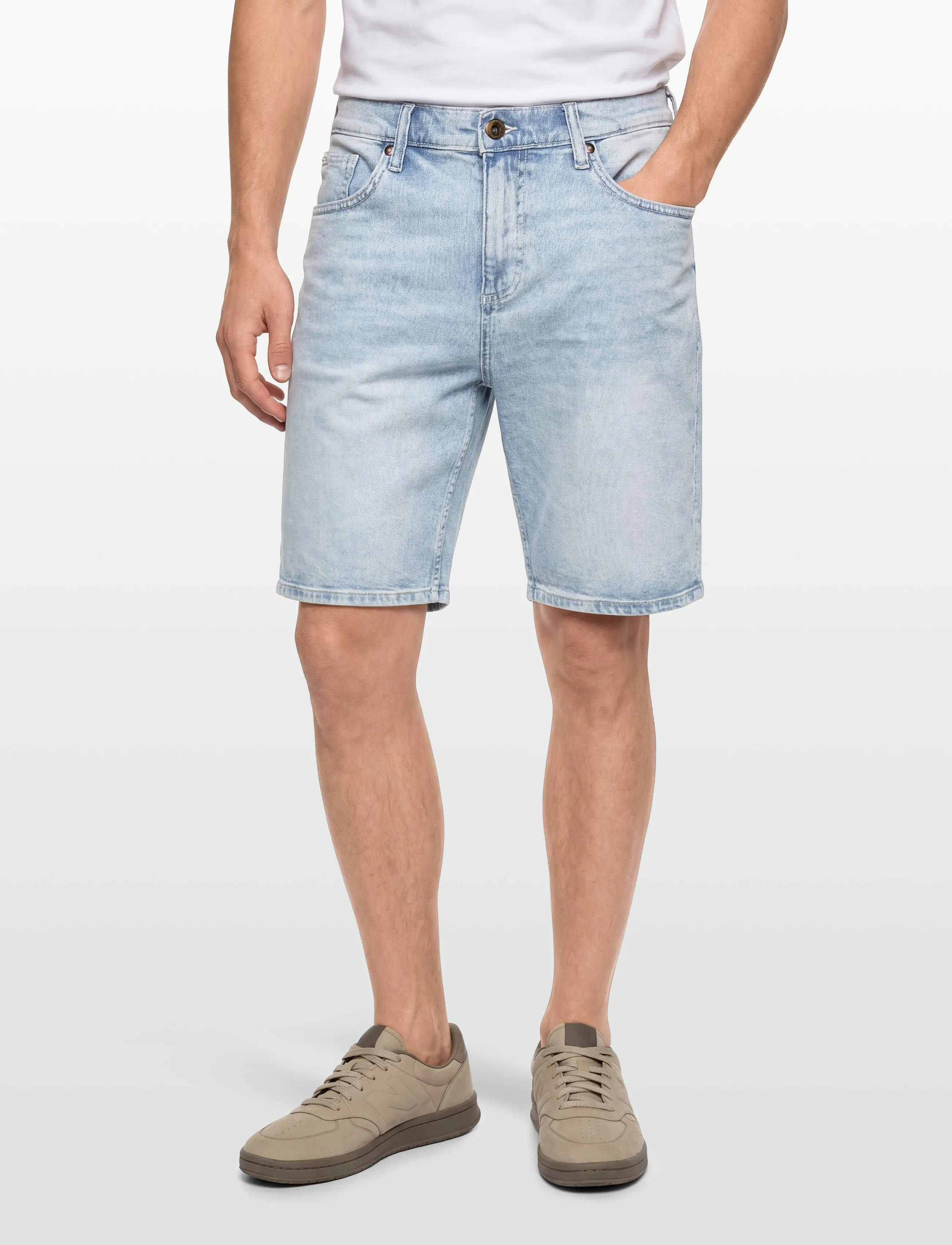 Lindbergh - Loose fit shorts - casual shorts - light indigo denim - 3