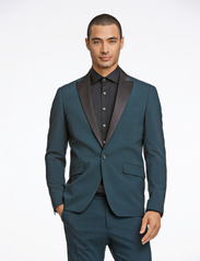 Lindbergh - Responsibly made stretch tuxedo sui - smoking - bottle green - 7
