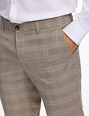 Lindbergh - Checked twill stretch suit - dobbeltradede jakkesæt - sand - 11