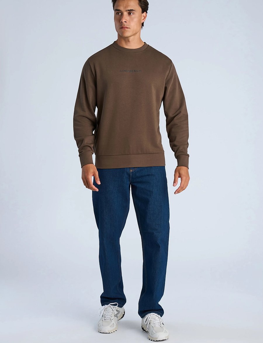 Lindbergh - Logo chest print o-neck sweat - sweatshirts - dk brown - 0