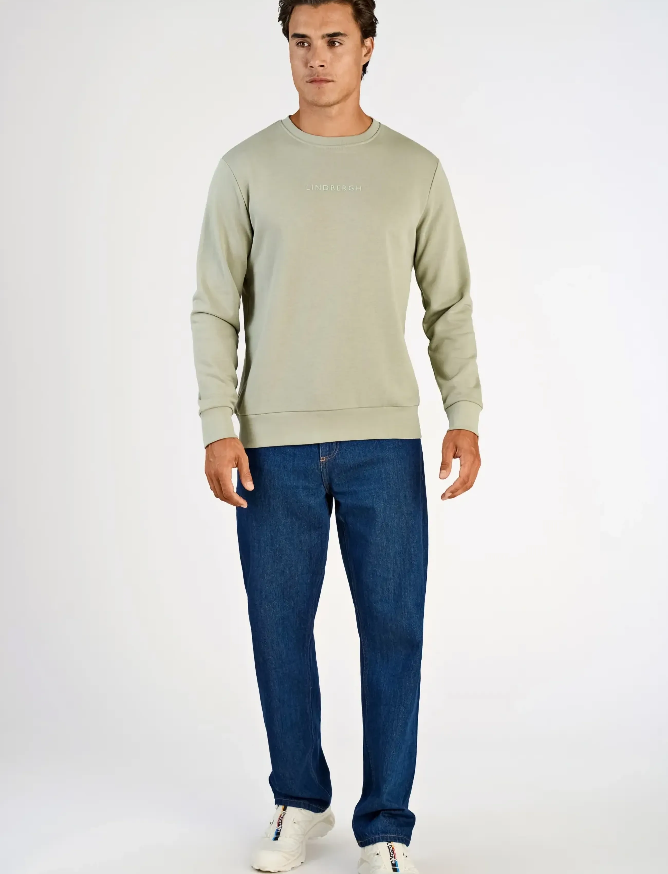 Lindbergh Logo chest print o-neck sweat - Tøj - DUSTY OLIVE / green