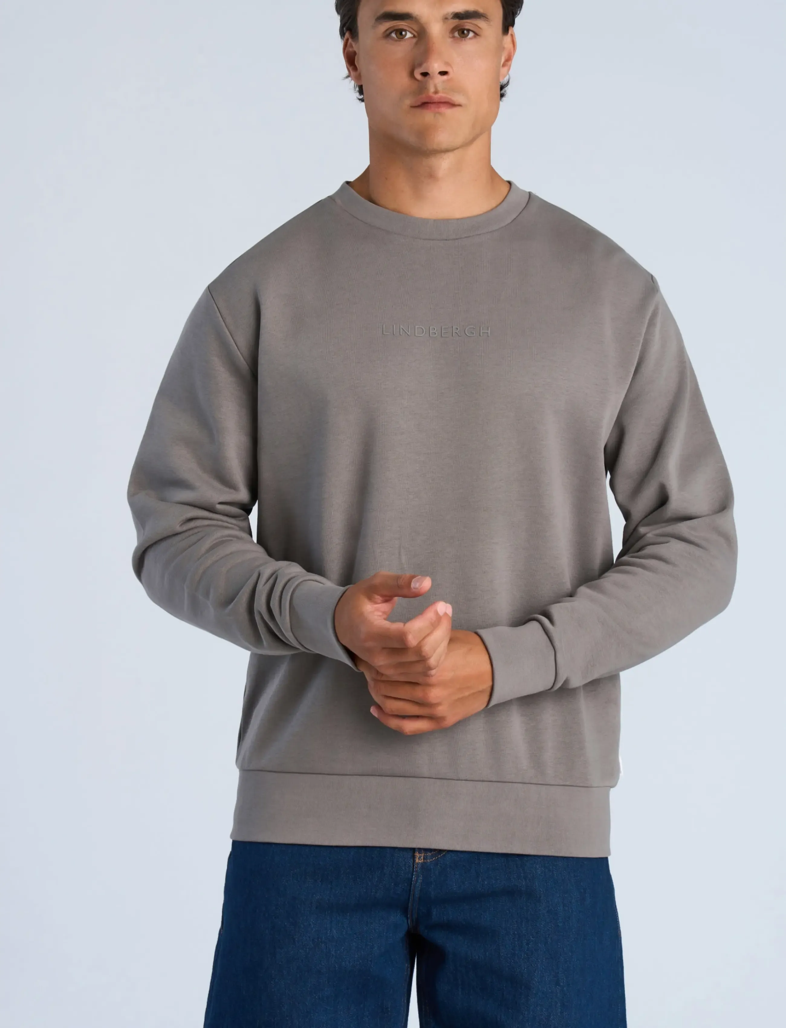 Lindbergh - Logo chest print o-neck sweat - sweatshirts - grey dusk - 3