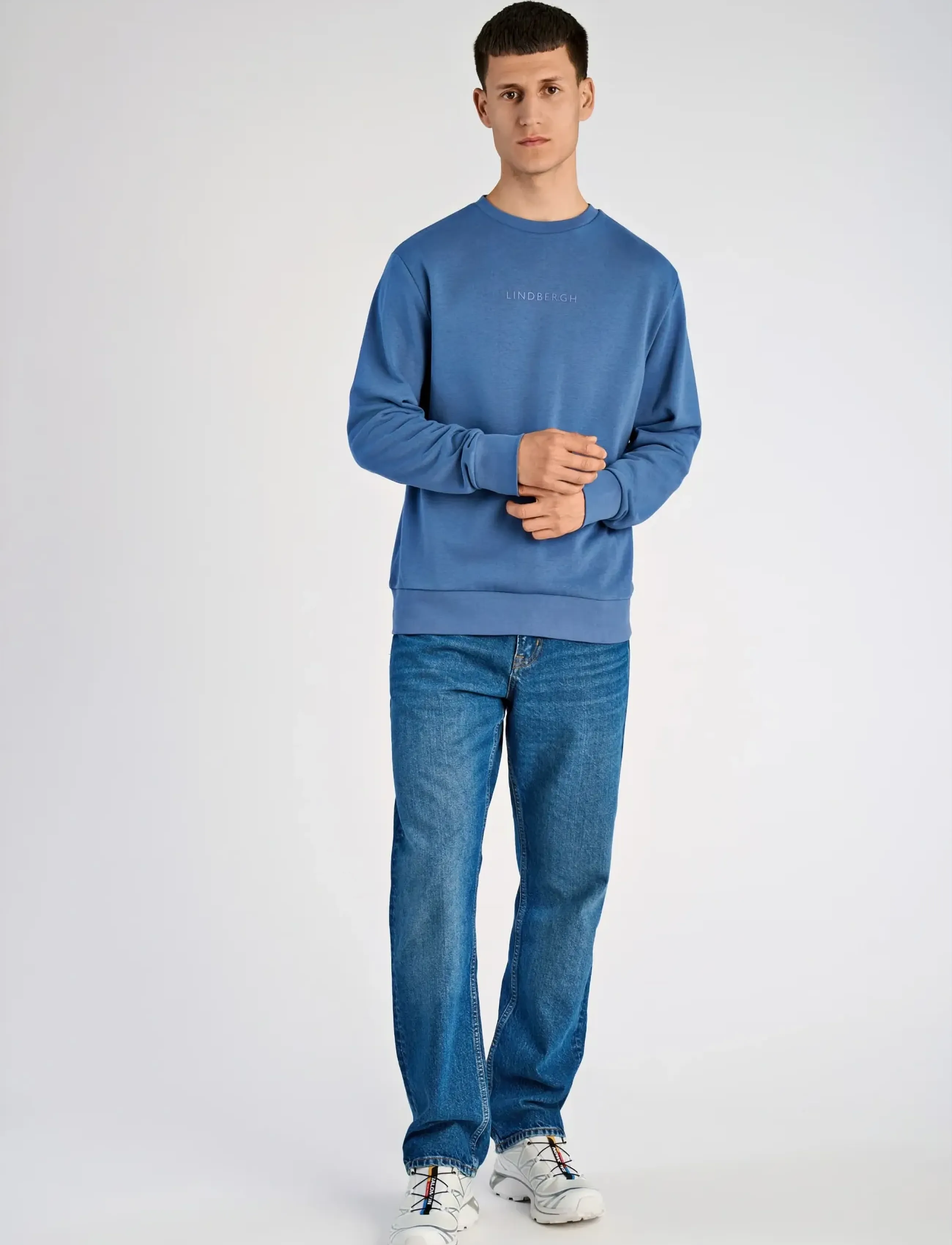 Lindbergh Logo chest print o-neck sweat - Lindbergh - INDIGO BLUE / white