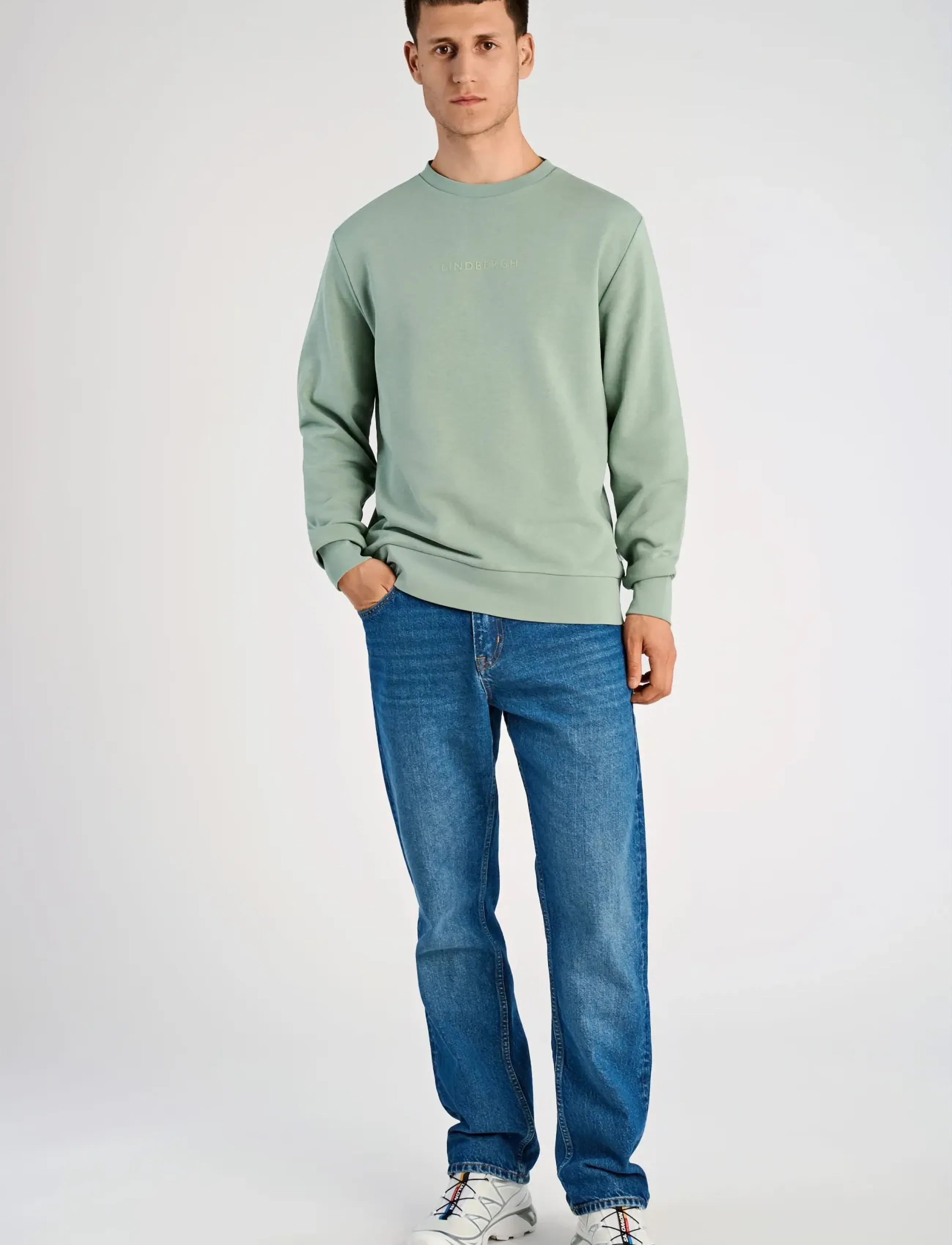 Lindbergh Logo chest print o-neck sweat - Lindbergh - SAGE GREEN / green