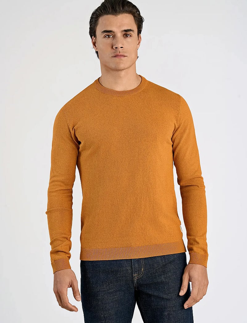 Lindbergh - 100% recycle knit round neck - Ümmarguse kaelusega kudumid - dk camel - 0