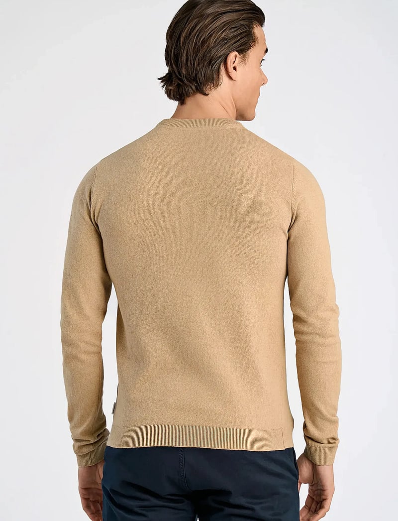 Lindbergh - 100% recycle knit round neck - rundhals - dk sand mel - 3