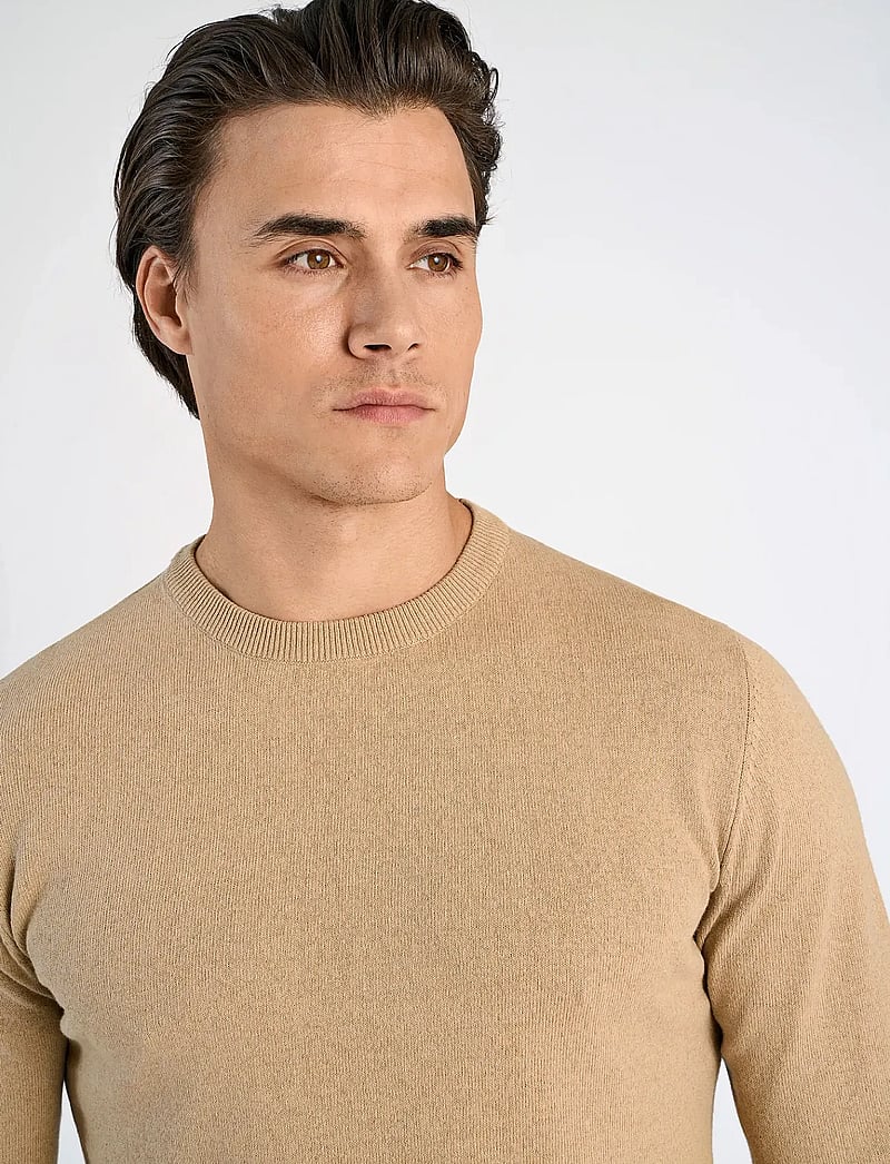 Lindbergh - 100% recycle knit round neck - rundhals - dk sand mel - 5