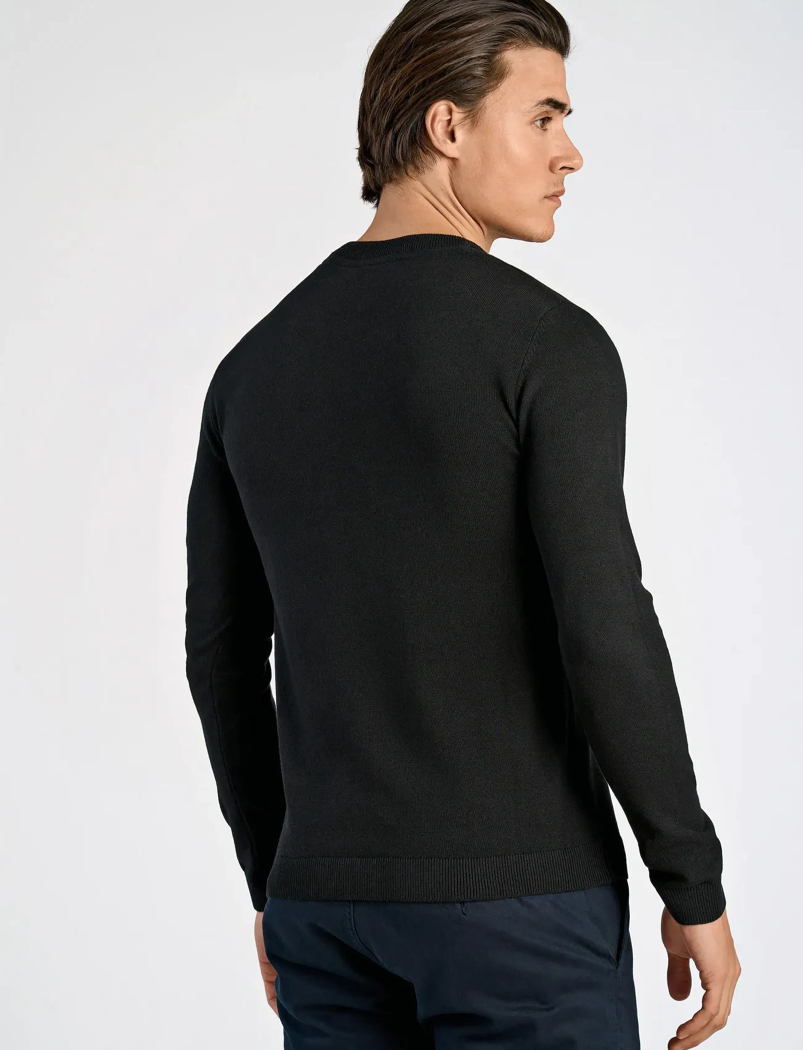 Lindbergh - 100% recycle knit round neck - stickade basplagg - black - 3