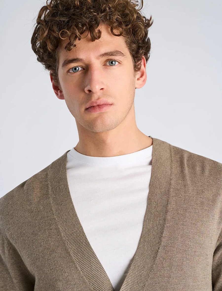 Lindbergh - Ecovero v-neck button cardigan - cardigans - dk sand mel - 5