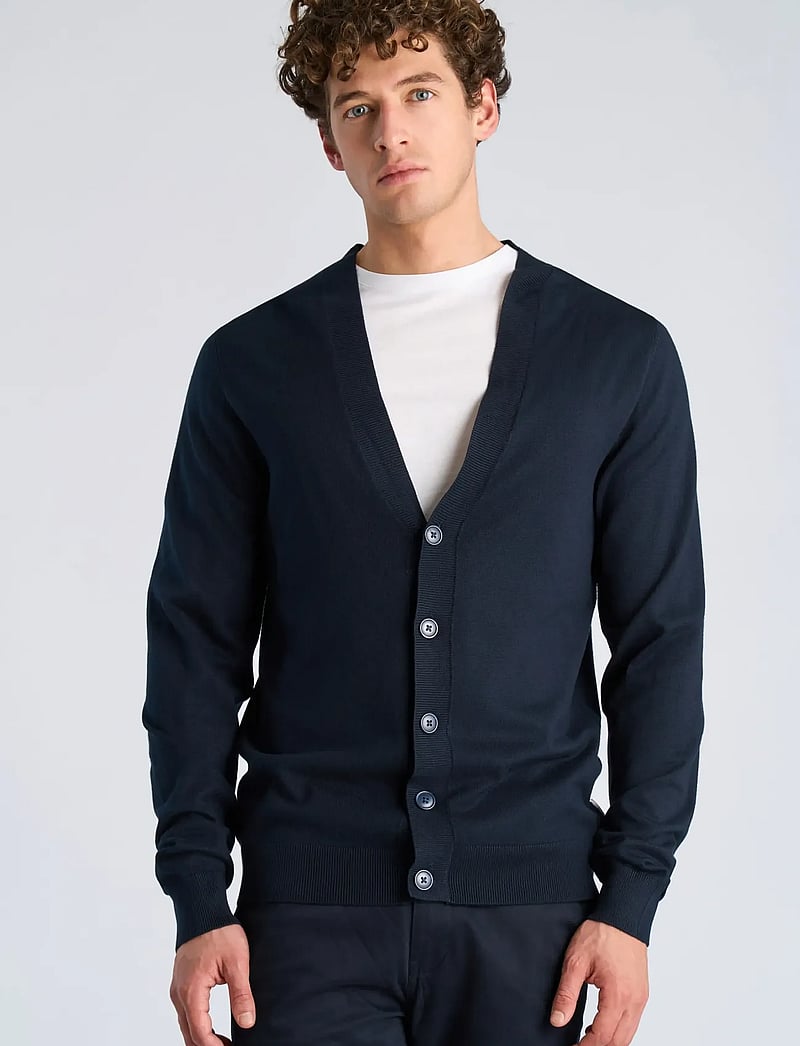 Lindbergh - Ecovero v-neck button cardigan - cardigans - navy - 3