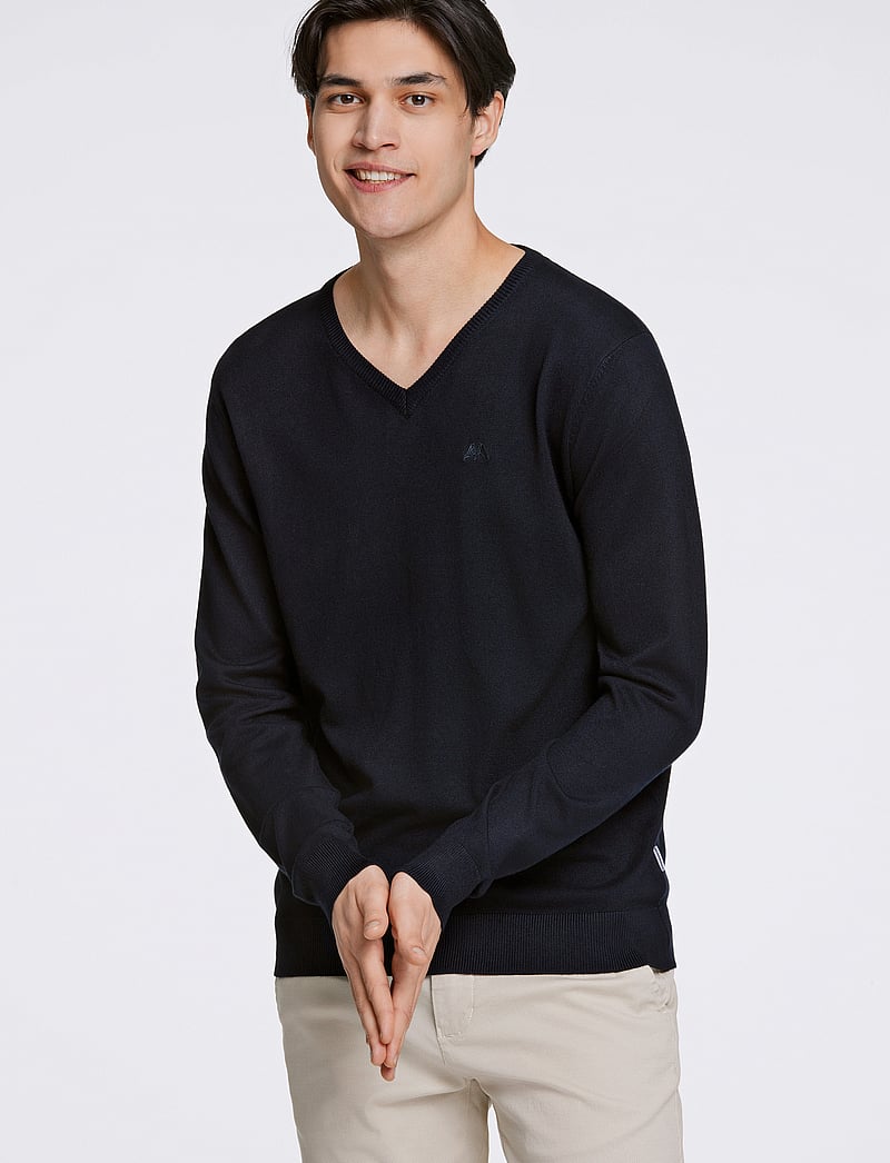 Lindbergh - Ecovero V-neck L/S knit - v-ausschnitt - navy - 0