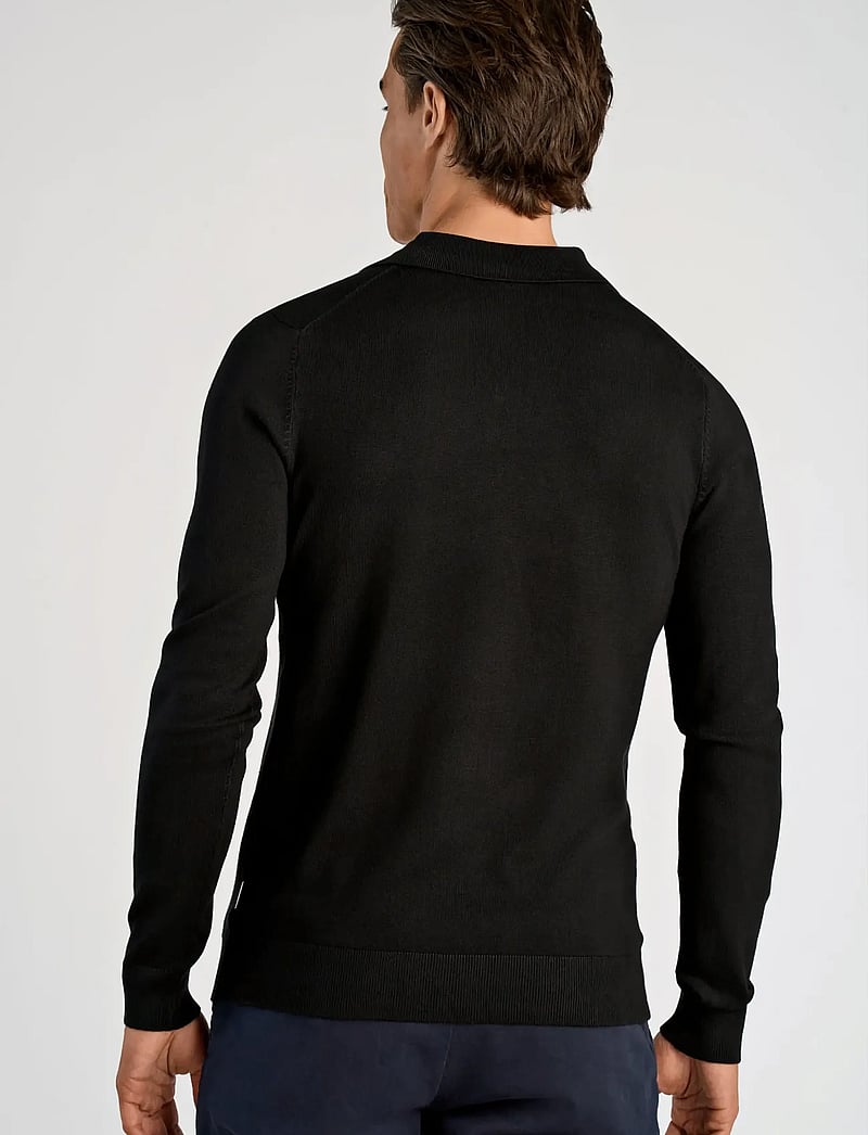 Lindbergh - Ecovero L/S v-neck polo - langärmelige gestrickte polohemden - black - 4