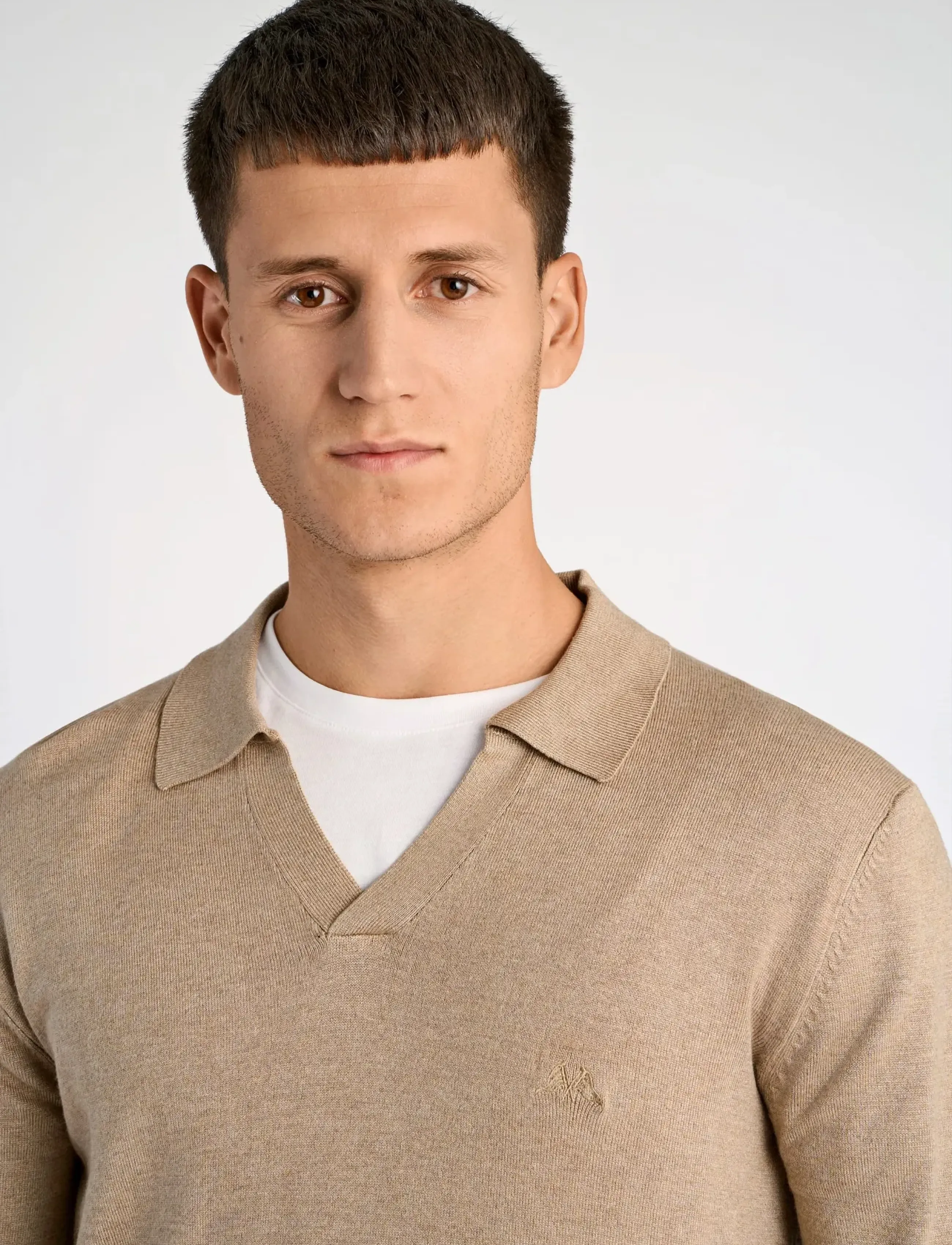 Lindbergh - Ecovero L/S v-neck polo - long-sleeved knitted polos - sand mel - 5
