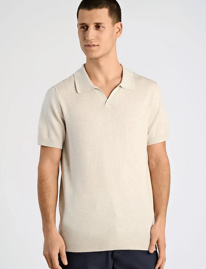 Lindbergh - Ecovero S/S v-neck polo - neulotut poolot - off white mel - 3