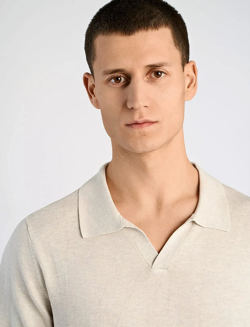 Lindbergh - Ecovero S/S v-neck polo - neulotut poolot - off white mel - 5