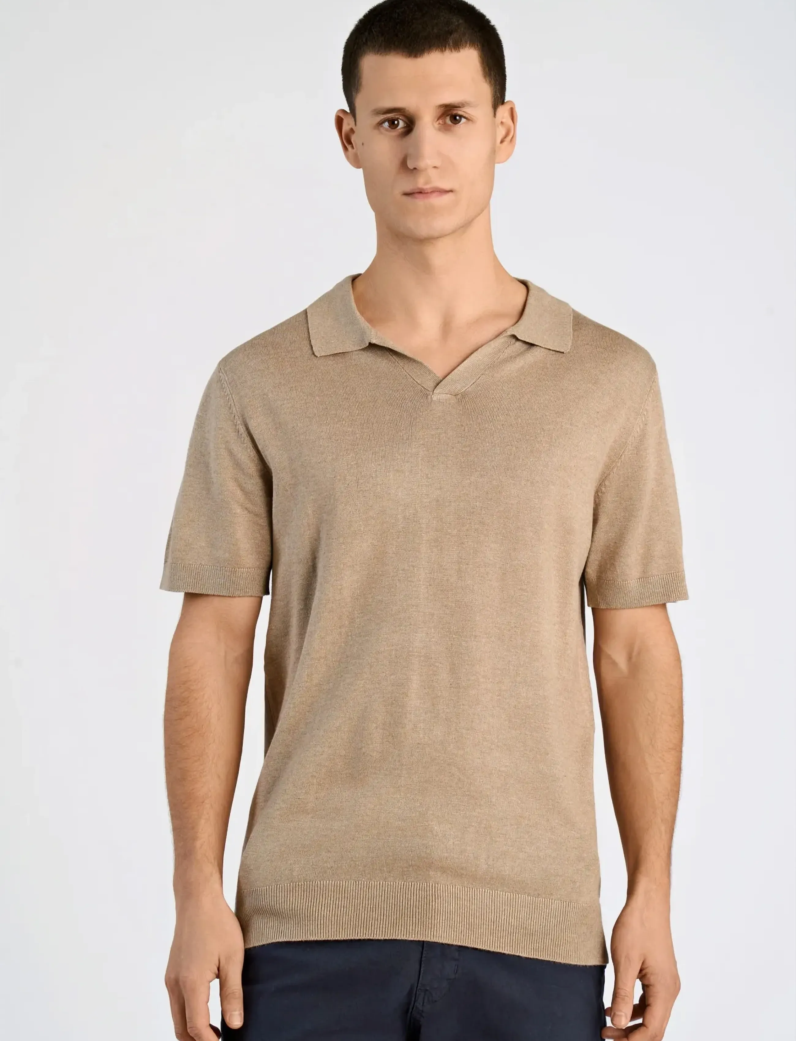 Lindbergh - Ecovero S/S v-neck polo - stickade pikéer - sand mel - 3