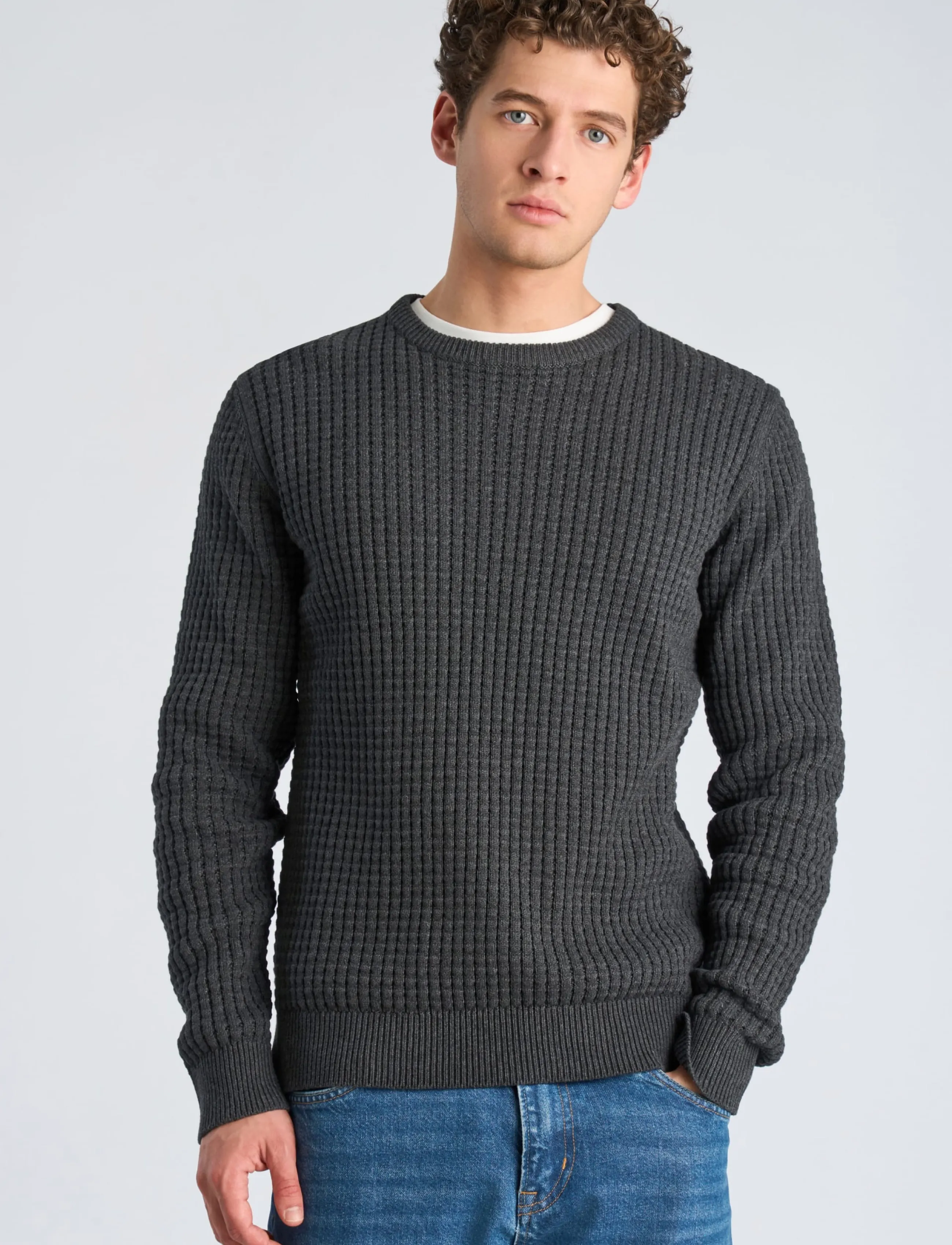 Lindbergh - Structure o-neck knit - charcoal mel - 3