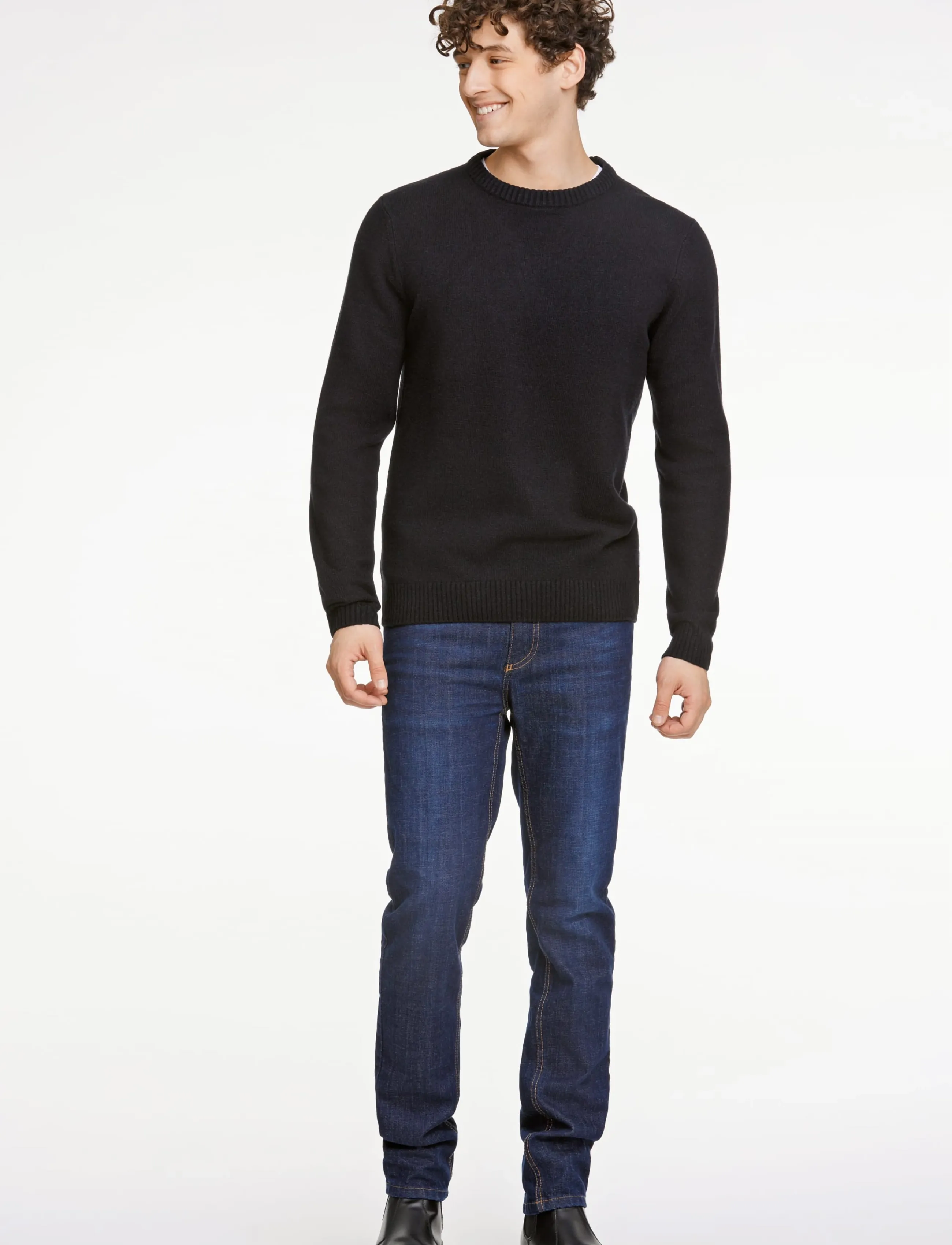 Lindbergh Lambswool o-neck knit - Nordic Style - BLACK / black