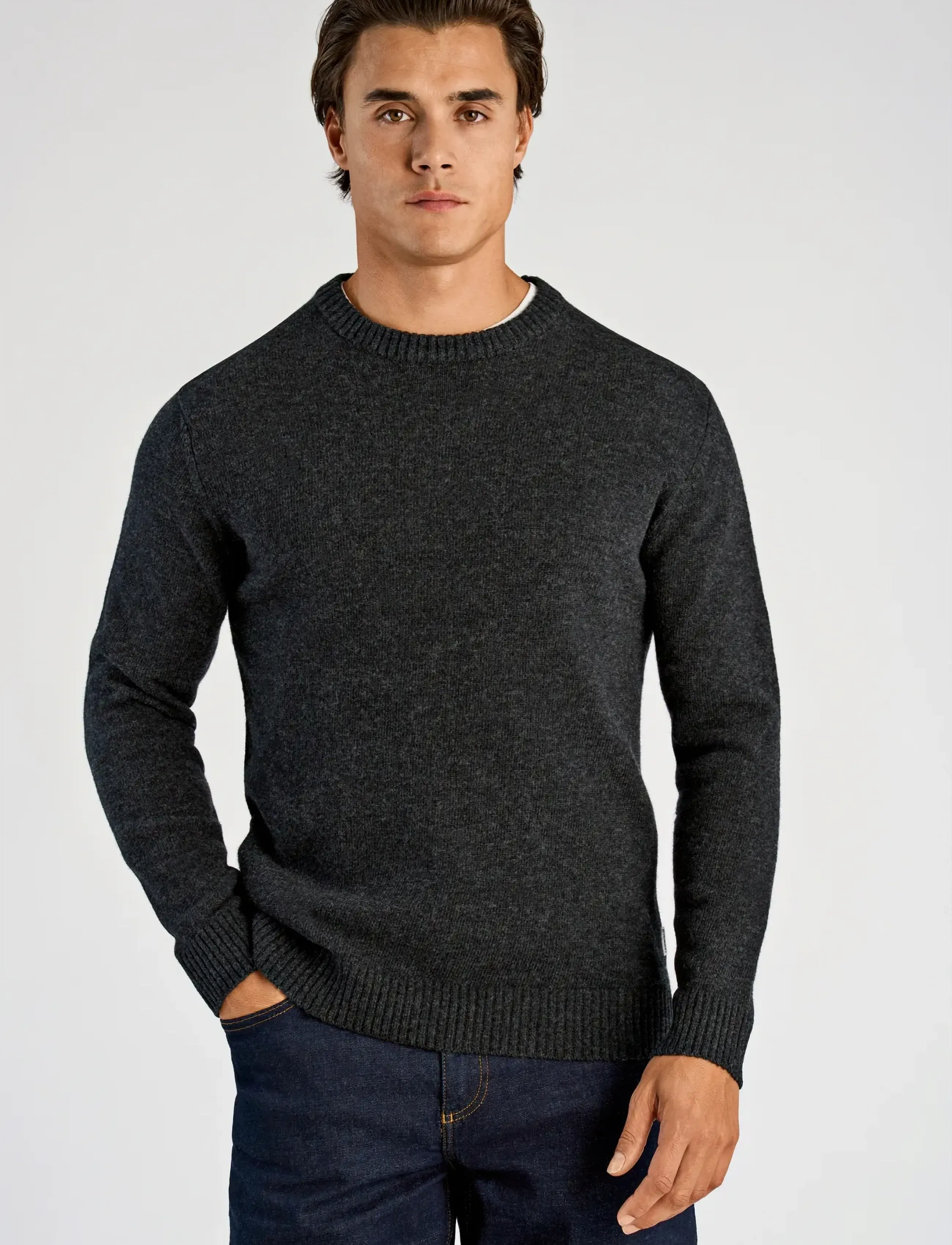 Lindbergh Lambswool O-Neck Knit stickade tröjor herr – bild 2