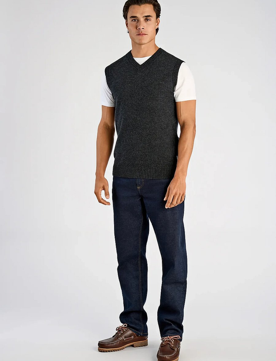 Lindbergh - Lambswool v-neck slipover - knitted vests - charcoal mel - 4