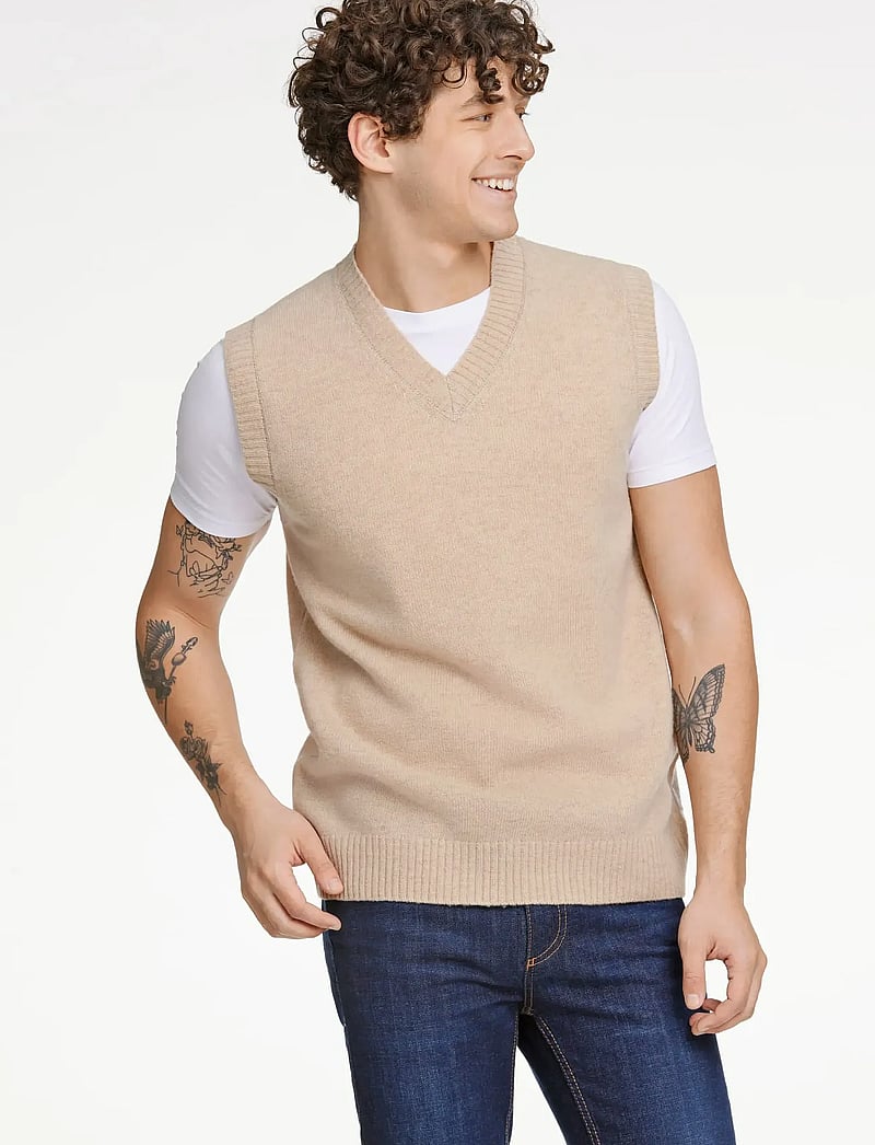 Lindbergh - Lambswool v-neck slipover - knitted vests - lt sand mel - 5