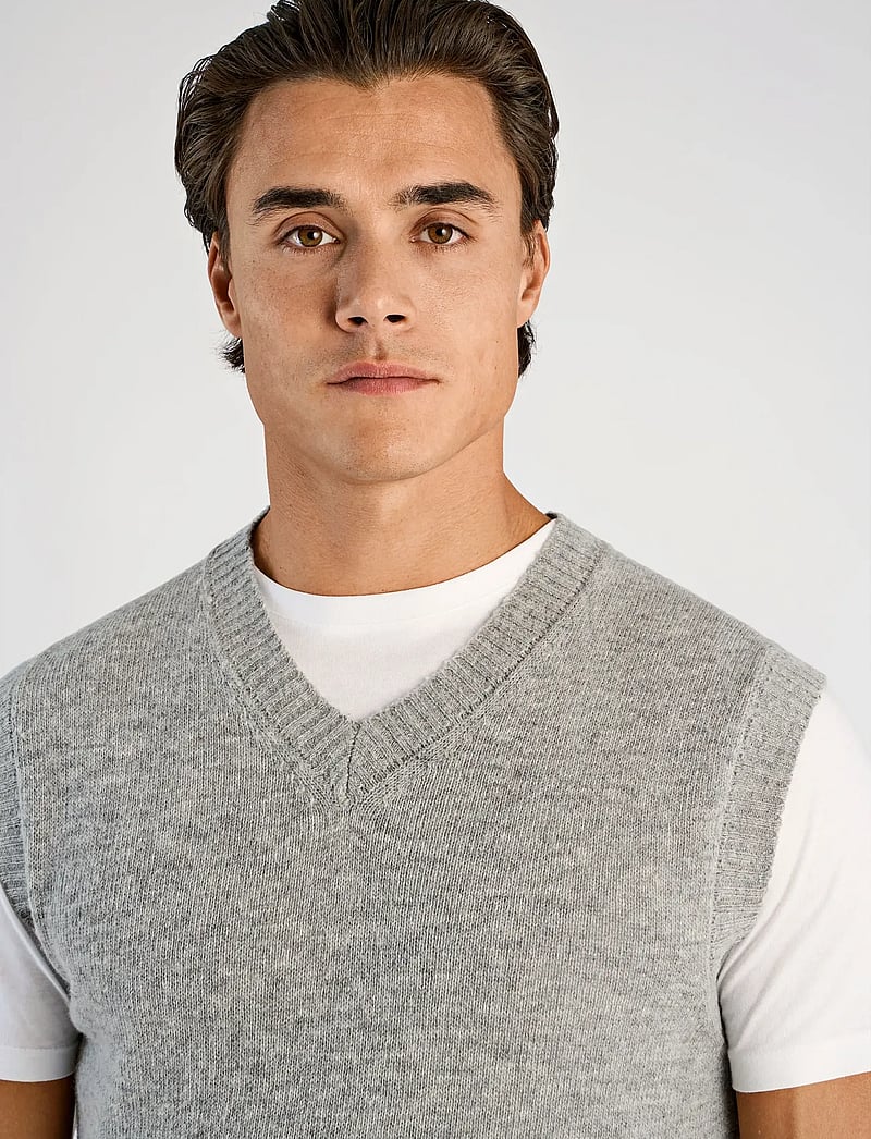 Lindbergh - Lambswool v-neck slipover - strikveste - mid grey mel - 5