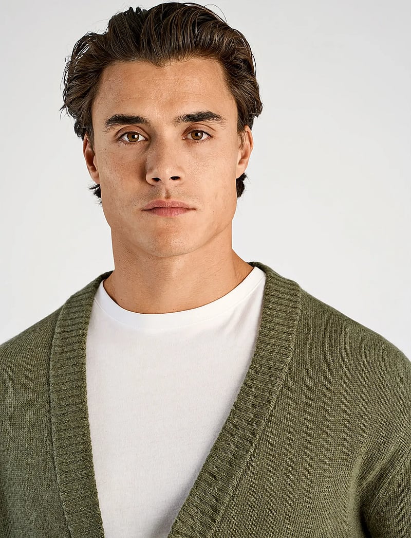 Lindbergh - Lambswool button cardigan - cardigans - dusty army - 5