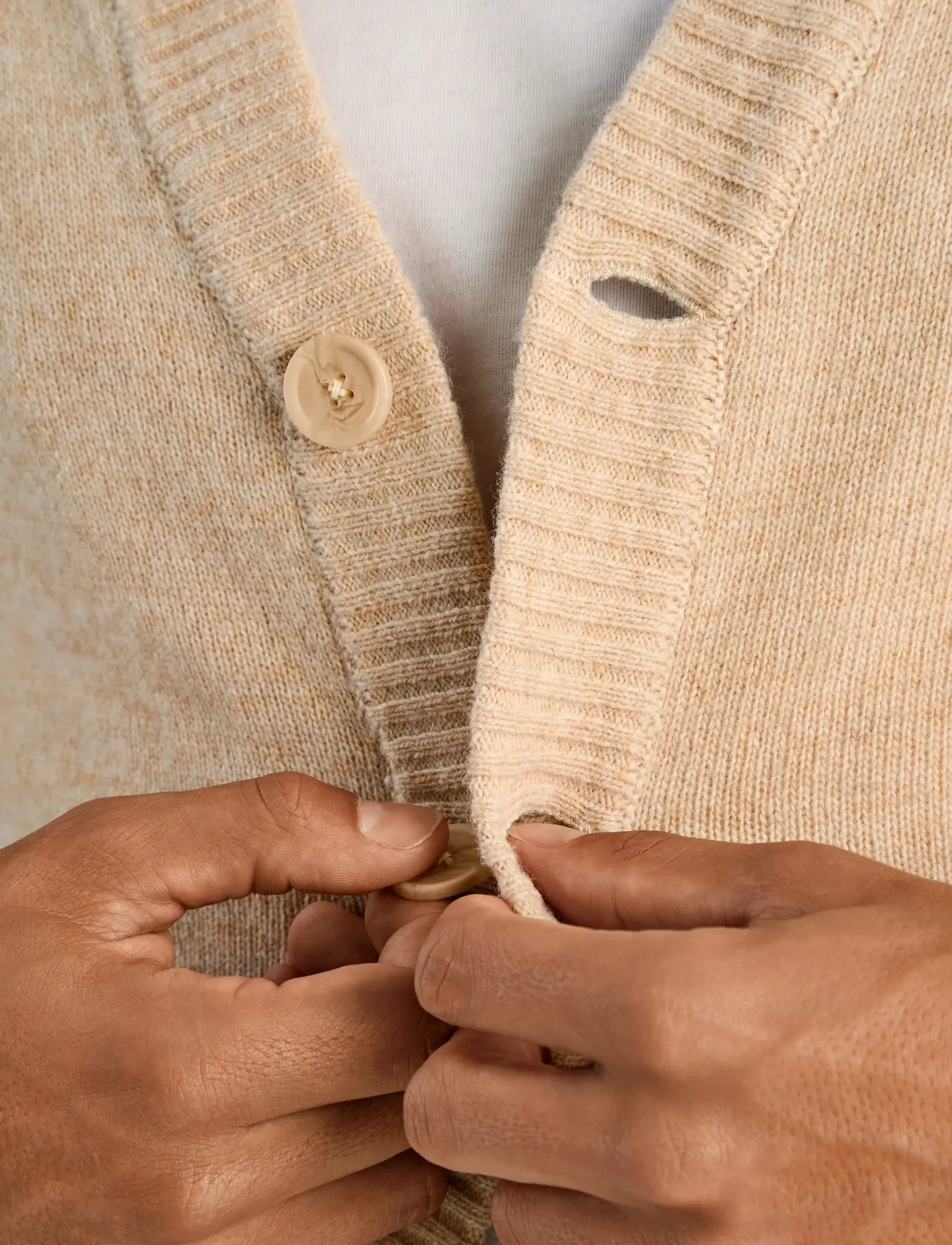 Lindbergh - Lambswool  button cardigan - cardigans - lt sand mel - 5
