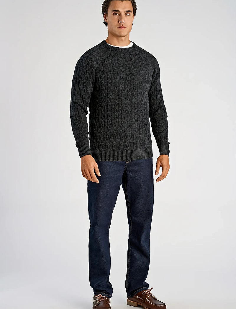 Lindbergh - Lambswool raglan cable o-neck knit - Ümmarguse kaelusega kudumid - charcoal mel - 4